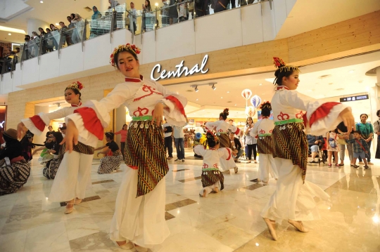 Kemeriahan Indonesia Menari 2017