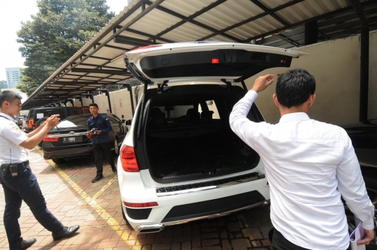 24 November, kendaraan mewah milik terpidana korupsi ini dilelang KPK
