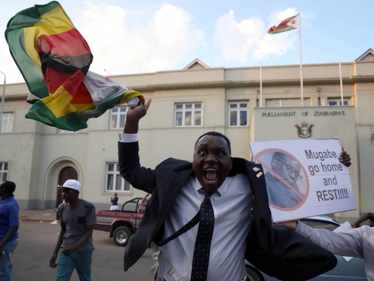 Suka cita warga Zimbabwe rayakan lengsernya Mugabe