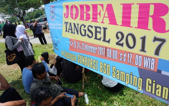 Ribuan pencari kerja serbu Job Fair Tangsel 2017