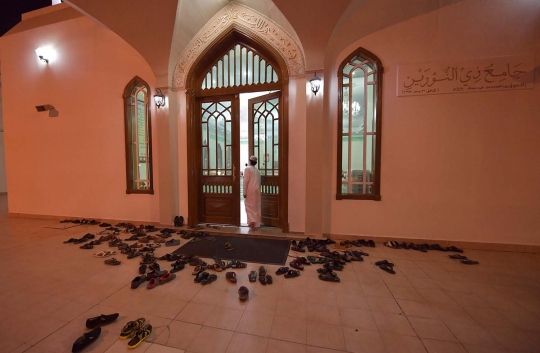 Melawat ke masjid Dhu Al-Nurayn, tempat Sunni, Syiah, dan Ibadi berbaur