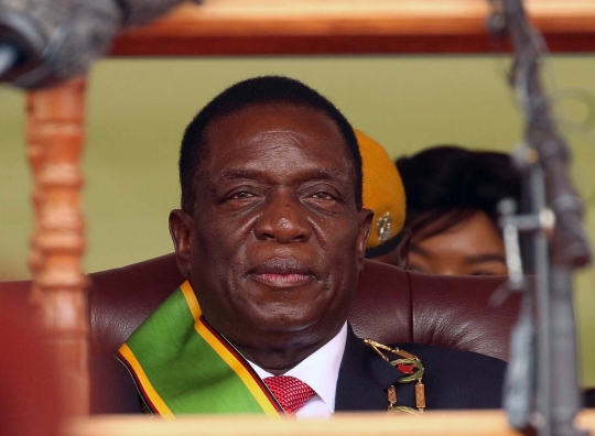 Semringah Emmerson Mnangagwa jadi presiden baru Zimbabwe