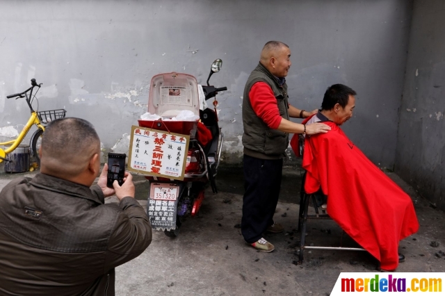 jasa tukang cukur tukang 62 ini layani Foto jasa : tahun cukur Ekstrem,