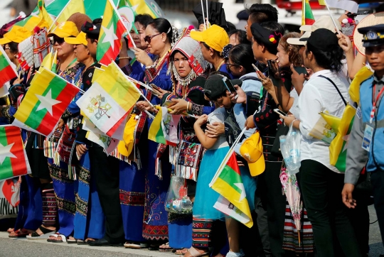 Antusias warga Myanmar sambut kedatangan Paus Fransiskus