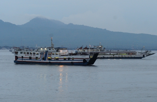 Bandara Ngurah Rai ditutup, kapal tambahan di Gilimanuk disiapkan