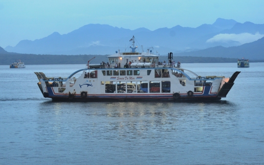 Bandara Ngurah Rai ditutup, kapal tambahan di Gilimanuk disiapkan