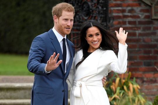 Wajah bahagia Pangeran Harry dan Meghan Markle saat umumkan pertunangan