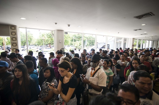 Kegelisahan ribuan wisatawan tertahan di Bandara Ngurah Rai