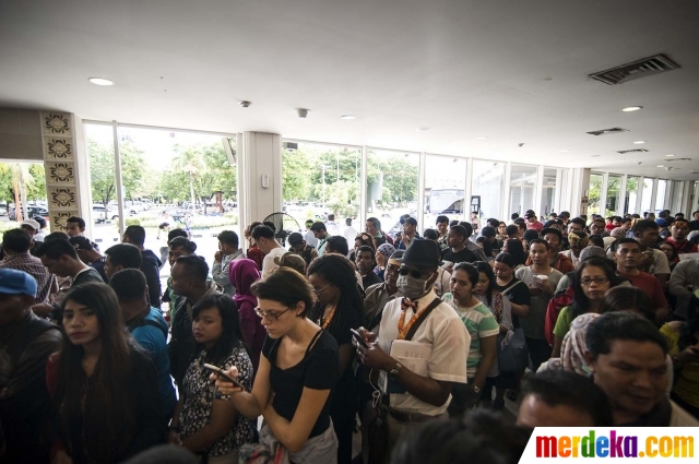 Foto : Kegelisahan ribuan wisatawan tertahan di Bandara 