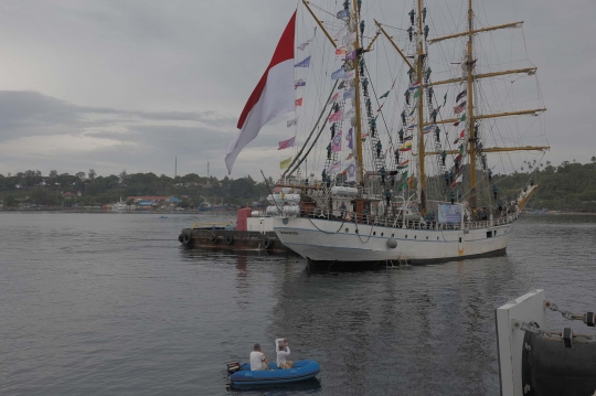 Kedatangan KRI Dewa Ruci jadi tontonan warga Sabang