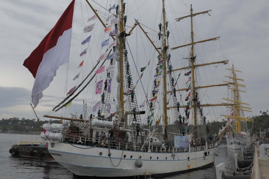 Kedatangan KRI Dewa Ruci jadi tontonan warga Sabang