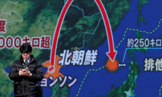 Korea Utara luncurkan rudal balistik dan jatuh di Laut Jepang