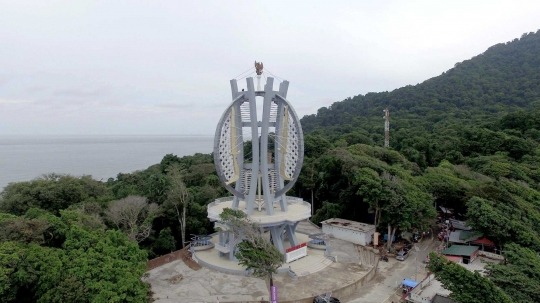 Kemegahan Tugu Nol Kilometer yang menjadi tujuan favorit wisatawan