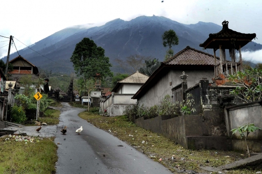 2 Km dari Puncak Gunung Agung, dua dusun ini sudah sepi aktivitas