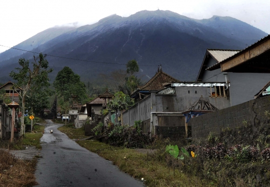 2 Km dari Puncak Gunung Agung, dua dusun ini sudah sepi aktivitas