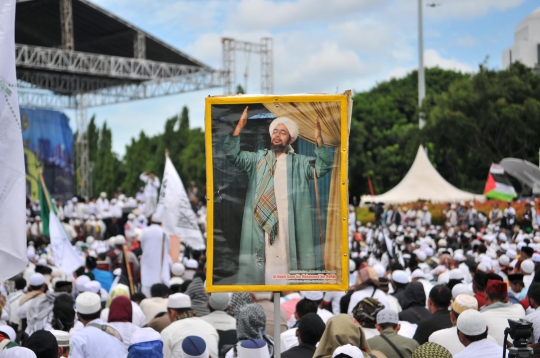 Jutaan umat muslim Reuni Akbar 212 di Monas