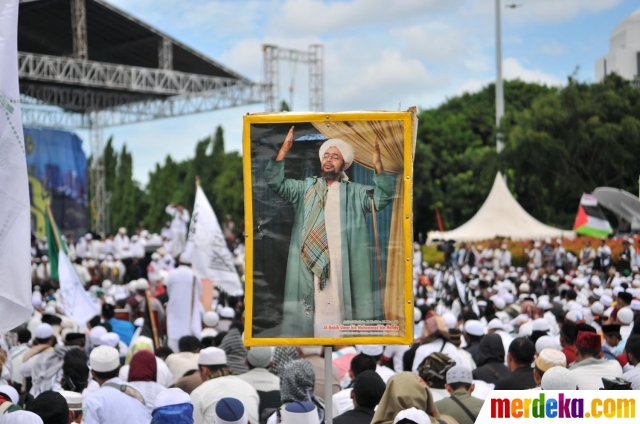 Foto : Jutaan umat muslim Reuni Akbar 212 di Monas 