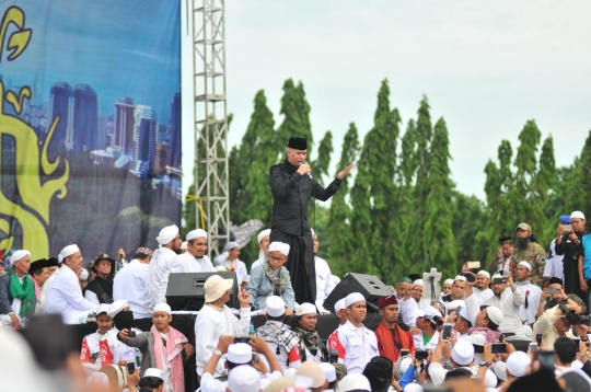 Aksi Ahmad Dhani manggung di Reuni Akbar 212