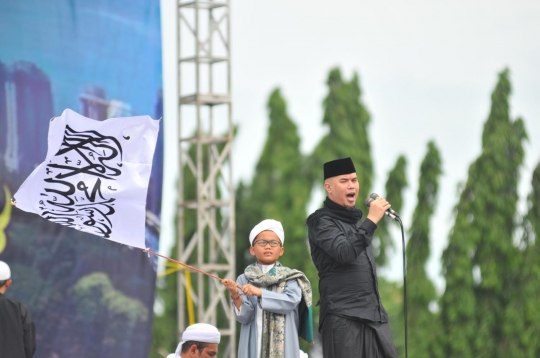 Aksi Ahmad Dhani manggung di Reuni Akbar 212