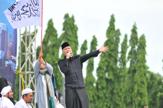 Aksi Ahmad Dhani manggung di Reuni Akbar 212