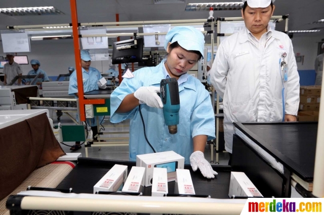 Foto Mengintip Pembuatan Smartphone Xiaomi Di Batam Merdeka Com