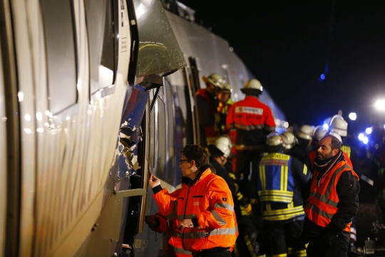 Nahasnya tabrakan kereta di Jerman, 50 orang terluka