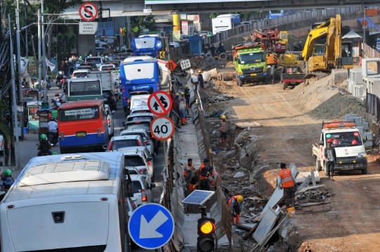 Potret kemacetan Ibu Kota makin parah akibat proyek infrastruktur