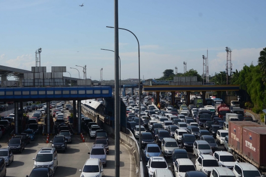 Mulai hari ini, tarif tol dalam kota Jakarta naik Rp 500 sampai Rp 1.500