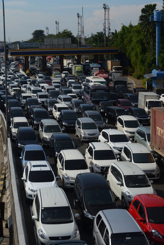 Mulai hari ini, tarif tol dalam kota Jakarta naik Rp 500 sampai Rp 1.500