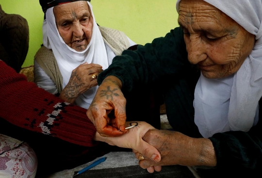 Cara unik perempuan Turki pikat lelaki dengan tato dari ASI