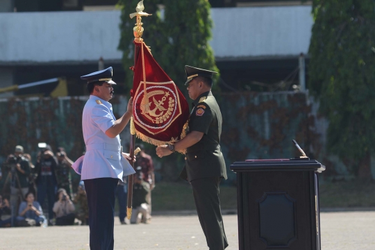 Salam komando Marsekal Hadi dan Jenderal Gatot dalam sertijab Panglima TNI