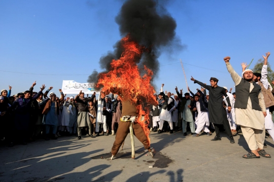 Warga Afghanistan bakar 'Trump' di Jalalabad