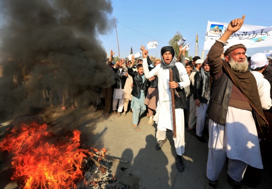 Warga Afghanistan bakar 'Trump' di Jalalabad