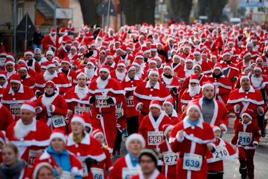 Ribuan Santa Claus sesaki jalanan Jerman