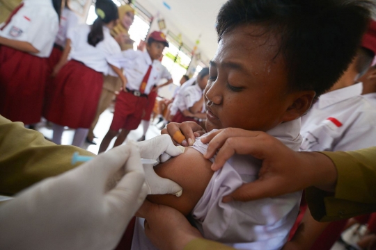 Antusiasme murid SDN 03 Karawaci ikuti imunisasi difteri