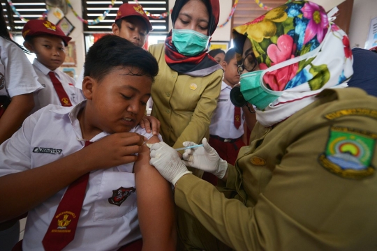 Antusiasme murid SDN 03 Karawaci ikuti imunisasi difteri