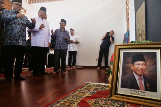 SBY dan AHY melayat jenazah AM Fatwa