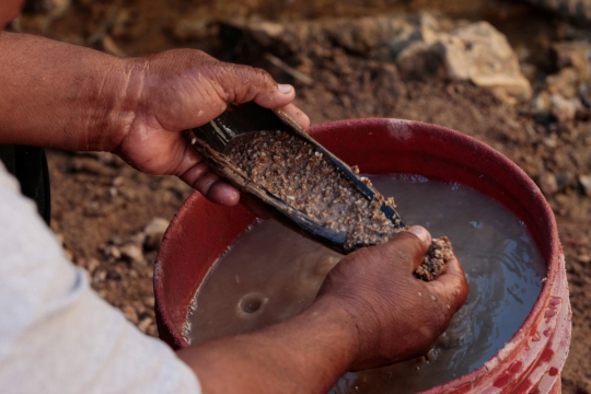 Perjuangan keras para penambang Nikaragua demi secuil bijih emas