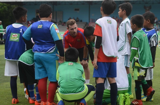 Antusiasme anak-anak SD Jakarta ikuti Milo Football Clinic Day