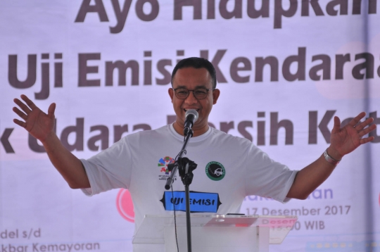 Anies Baswedan buka uji emisi gratis di Bundaran Ondel-Ondel