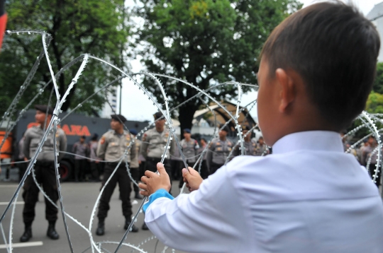 Lautan massa Aksi Bela Palestina padati Monas dan Kedubes AS