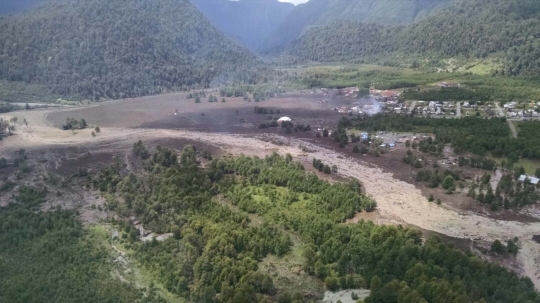 Tanah longsor timbun desa terpencil di Chile, 5 orang tewas