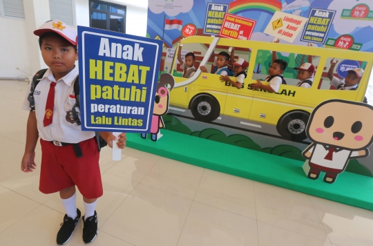 Antusiasme murid SD ikut sosialisasi tertib berlalu lintas