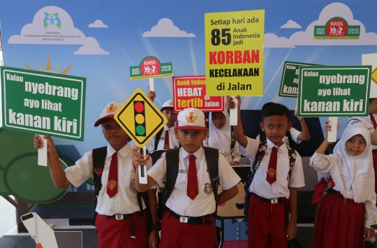 Antusiasme murid SD ikut sosialisasi tertib berlalu lintas