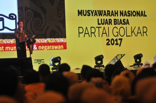 Presiden Jokowi dan Airlangga Hartarto saat buka Munaslub Golkar