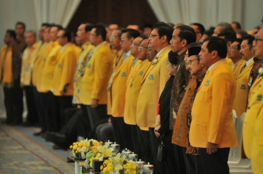 Presiden Jokowi dan Airlangga Hartarto saat buka Munaslub Golkar