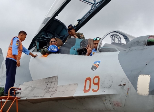 Kompaknya Panglima TNI dan Kapolri terbang bareng dengan Sukhoi