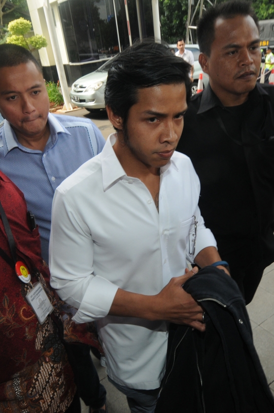 Putra sulung Setnov membisu saat penuhi panggilan KPK