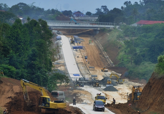 Memantau progres Tol Bocimi, proyek jalan tol terlama di Indonesia