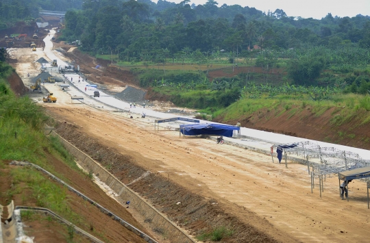 Memantau progres Tol Bocimi, proyek jalan tol terlama di Indonesia